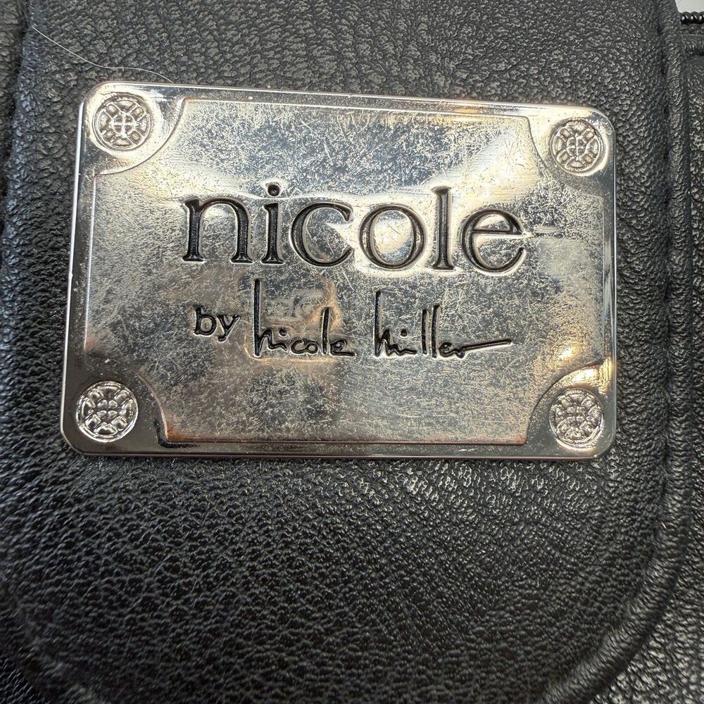 Nicole Miller Black Crossbody Wristlet Bag 3 Zip Sections Adjustable Strap EUC - Picture 9 of 15